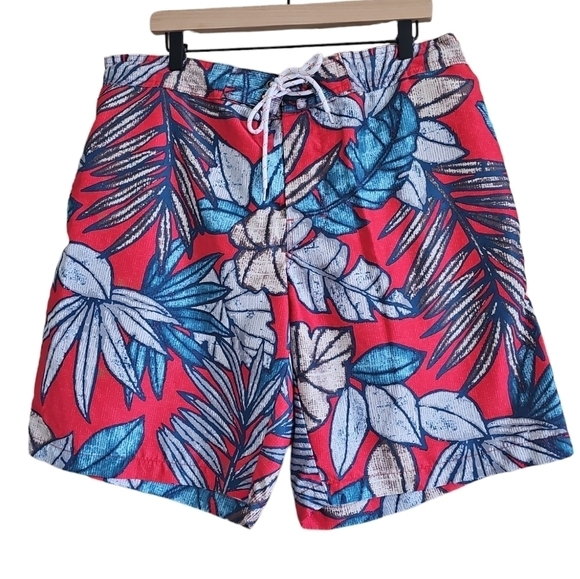ST. JOHN'S BAY TROPICAL LEAVES SWIM TRUNKS - Picture 1 of 6